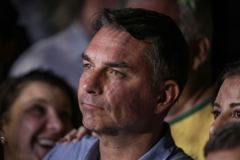 Fotografia da reportagem: Mendonça multa Flávio por impulsionar post negativo contra Lula